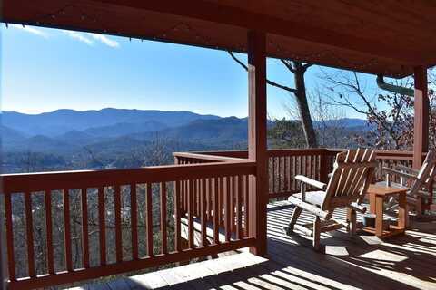 997 Quail Ridge Trail, Franklin, NC 28734