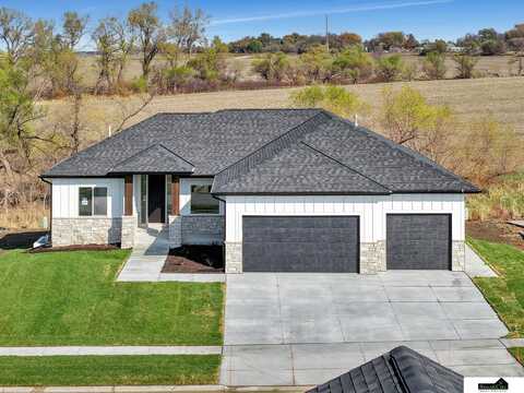 8730 Dragonfly Lane, Lincoln, NE 68526