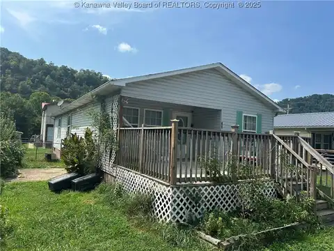 41 Garnett Avenue, Chapmanville, WV 25130