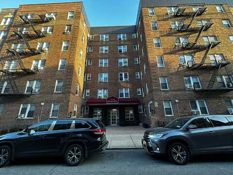 64-85 Saunders Street, Rego Park, NY 11374