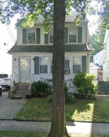 86-29 233 Street, Queens Village, NY 11427