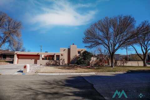 1710 Loretta Lane, Carlsbad, NM 88220