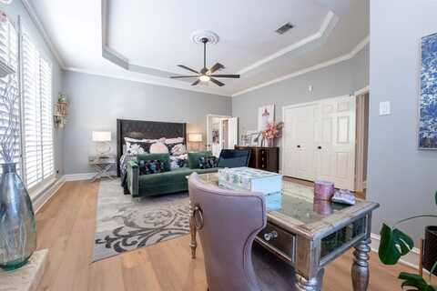 5822 Preston Fairways Drive, Dallas, TX 75252