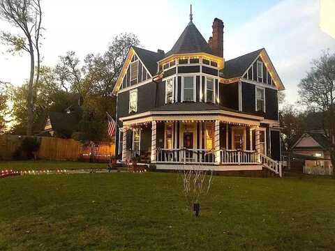 515 E Houston St, Marshall, TX 75670