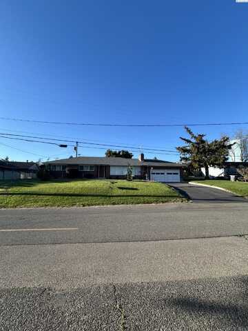 619 Grandview Avenue, Sunnyside, WA 98944