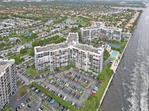 800 Parkview Dr, Hallandale Beach, FL 33009