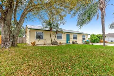 416 SW Bradshaw Circle, Port Saint Lucie, FL 34953
