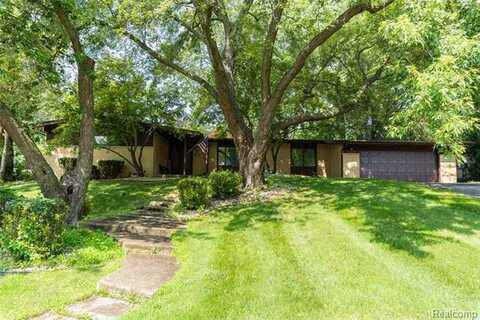 31017 CARRIAGE HILL Road, Farmington Hills, MI 48331