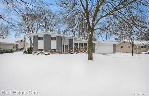 8477 CHURCH Road, Grosse Ile, MI 48138