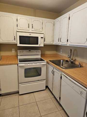1235 S Lakes End Drive, Fort Pierce, FL 34982