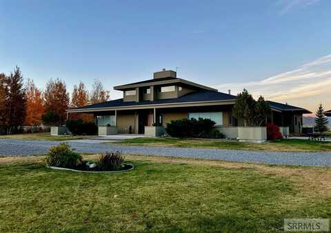 6000 Bartlett Point Road, Mackay, ID 83251