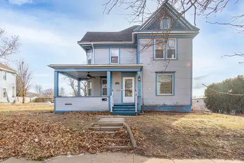 802 Park Street, Reinbeck, IA 50669