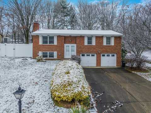 29 Farmcrest Dr, Cecil, PA 15321