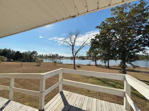 537 Mcpherson Drive, Alford, FL 32420