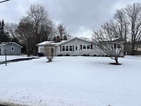 89 Oak Hill Rd, Pittsfield, MA 01201