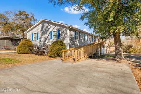 1567 Oak Ridge Drive SW, Ocean Isle Beach, NC 28469