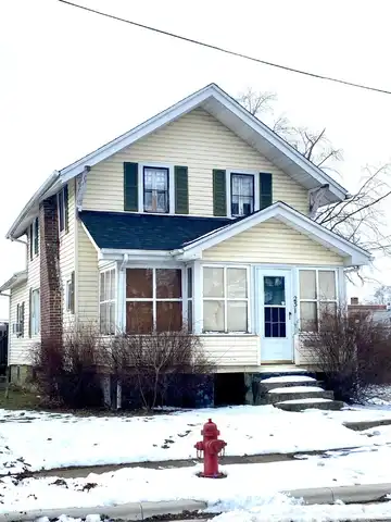 231 S East Street, New Holland, OH 43145