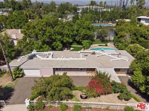 5001 Palomar Dr, Tarzana, CA 91356