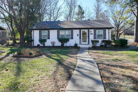 1233 Rollingwood Drive, Charlotte, NC 28217