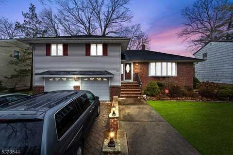 898 Columbus Dr, Teaneck, NJ 07666