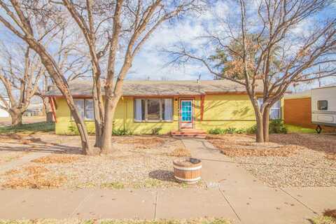 900 S 18th Street, Slaton, TX 79364