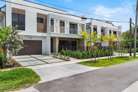 724 SW 8th Way, Fort Lauderdale, FL 33315