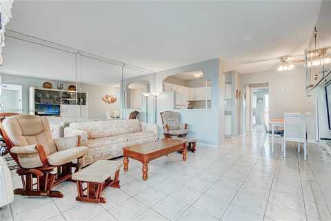 800 SW 10th Ter, Hallandale Beach, FL 33009