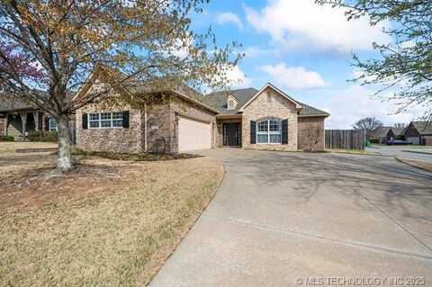 4621 E 143rd Street S, Bixby, OK 74008