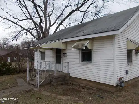 802 N Clay Street, Nevada, MO 64772