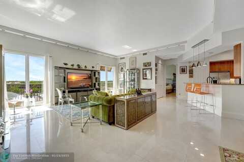2633 NE 14th Ave, Wilton Manors, FL 33334