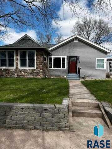 330 E Vermont Ave, Salem, SD 57058