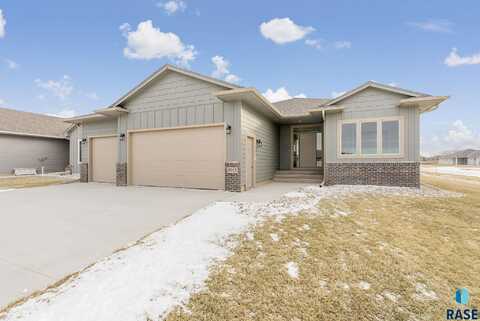 8913 W Dalton St, Sioux Falls, SD 57106