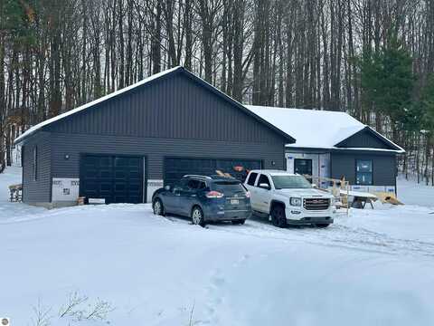 1122 Farmington Drive, Traverse City, MI 49696