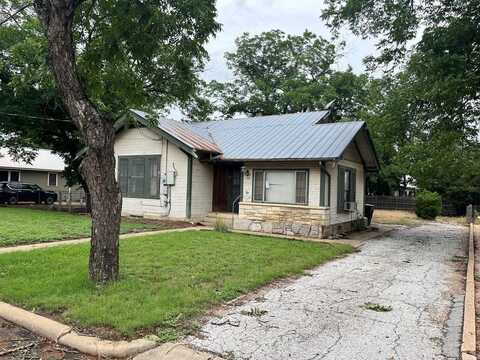 420 Plum St, Fredericksburg, TX 78624