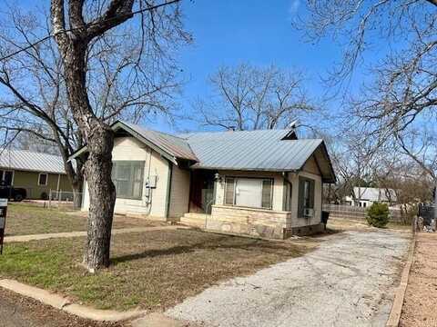 420 Plum St, Fredericksburg, TX 78624