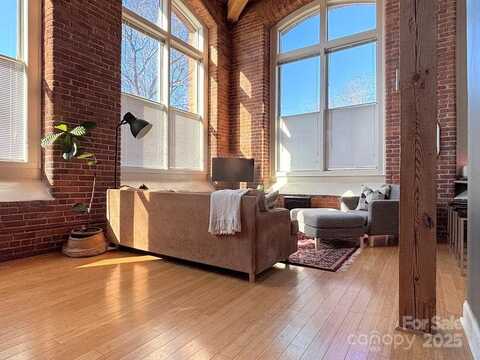 201 S Hoskins Road unit: 136, Charlotte, NC 28208