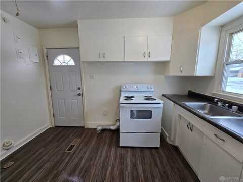 2006 Sweetbriar, Springfield, OH 45505