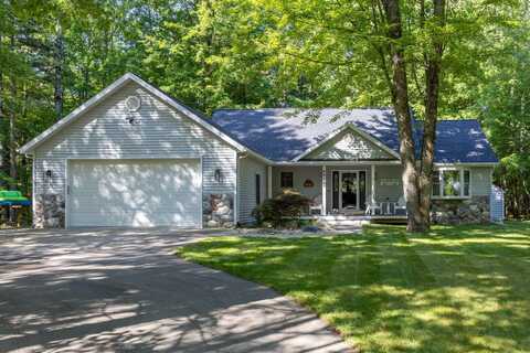 6831 White Pine Drive, Canadian Lakes, MI 49346