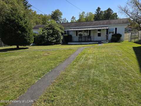 39 W Market Street, Sheppton, PA 18248