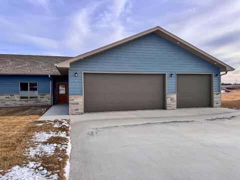 1110 Lampe Ct, Huron, SD 57350