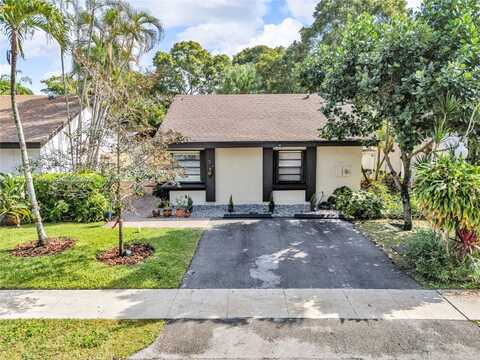 1501 W Sandpiper Cir, Pembroke Pines, FL 33026