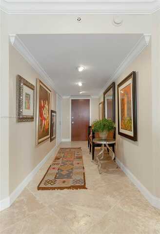 6365 Collins Ave, Miami Beach, FL 33141