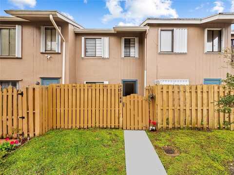 5144 S University Dr, Davie, FL 33328