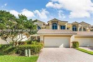 513 W Palm Aire Dr, Pompano Beach, FL 33069