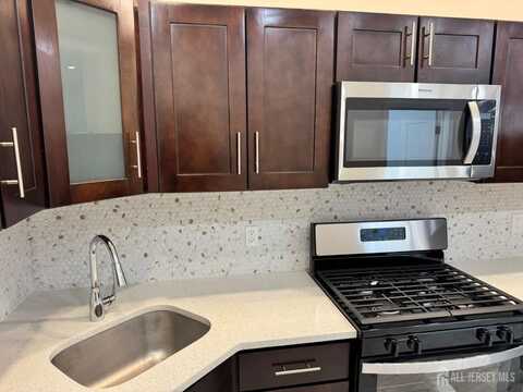 220-222 S 8TH Street, Newark, NJ 07103