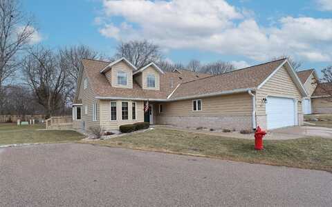 876 Cypress Pt, Waterford, WI 53185