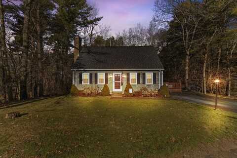 44 Warren Ave Ext, Middleboro, MA 02346