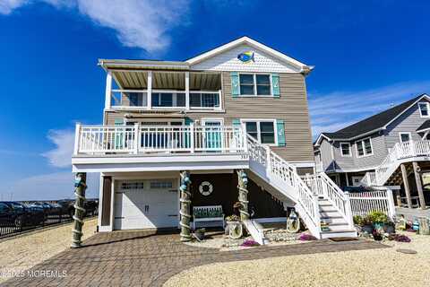 387 N 9th Street, Surf City, NJ 08008