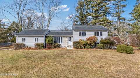 9 Timothy Lane, Tinton Falls, NJ 07724