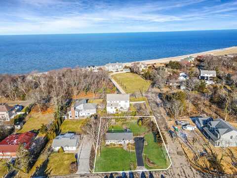 1600 Captain Kidd Drive, Mattituck, NY 11952